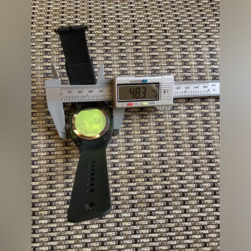 Mens GUCCI🌟 BIG and BEAUTIFUL 🖤💚❤️watch - Picture 9 of 16